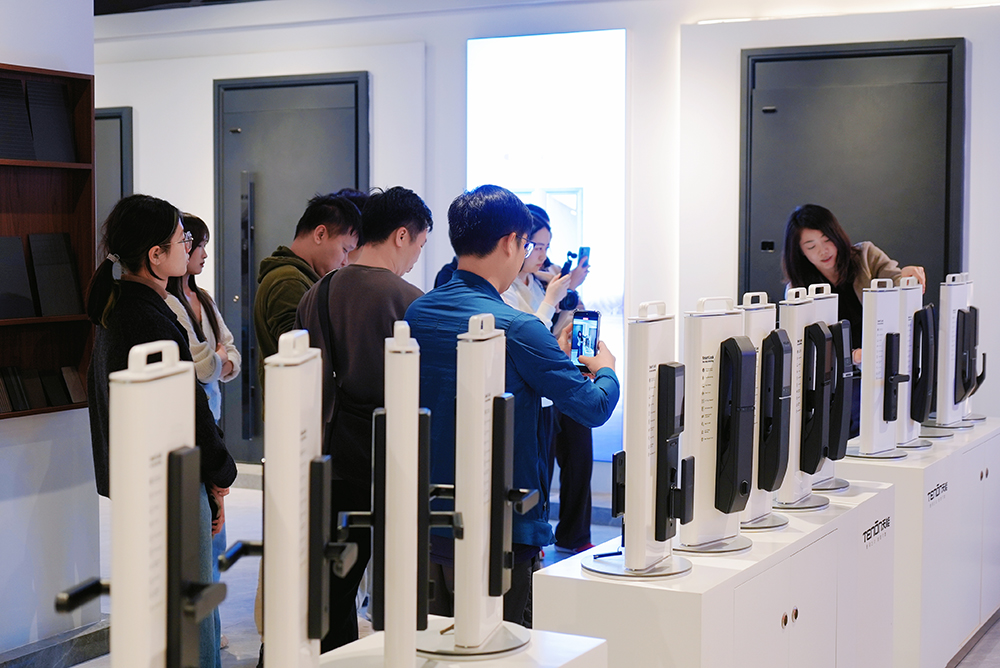 Inside Tenon’s Smart Factory: How JD.com and Tenon Redefine the Future of Home Entry