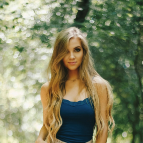 Claudia（Romania）