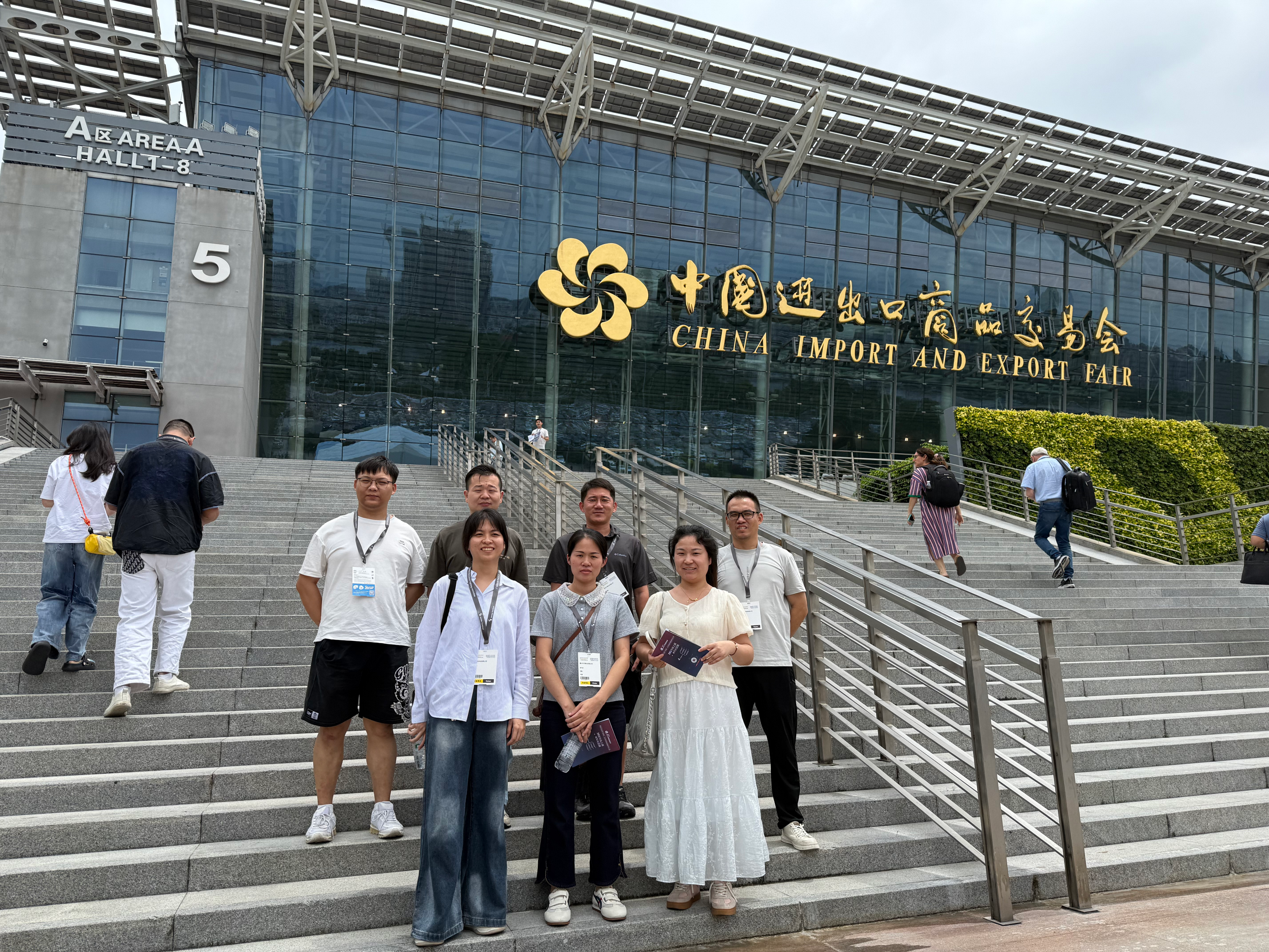 Visiting Guangzhou International Lighting Exhibition to Explore New Trends in Healthy Lighting