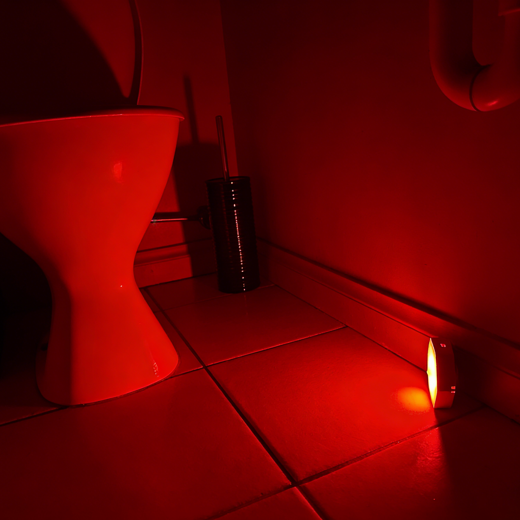 In che modo le luci ergonomiche per il collo migliorano il comfort dell’utente e la protezione degli occhi?