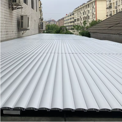 Stylish Aluminum Roof Pergola for Modern Homes