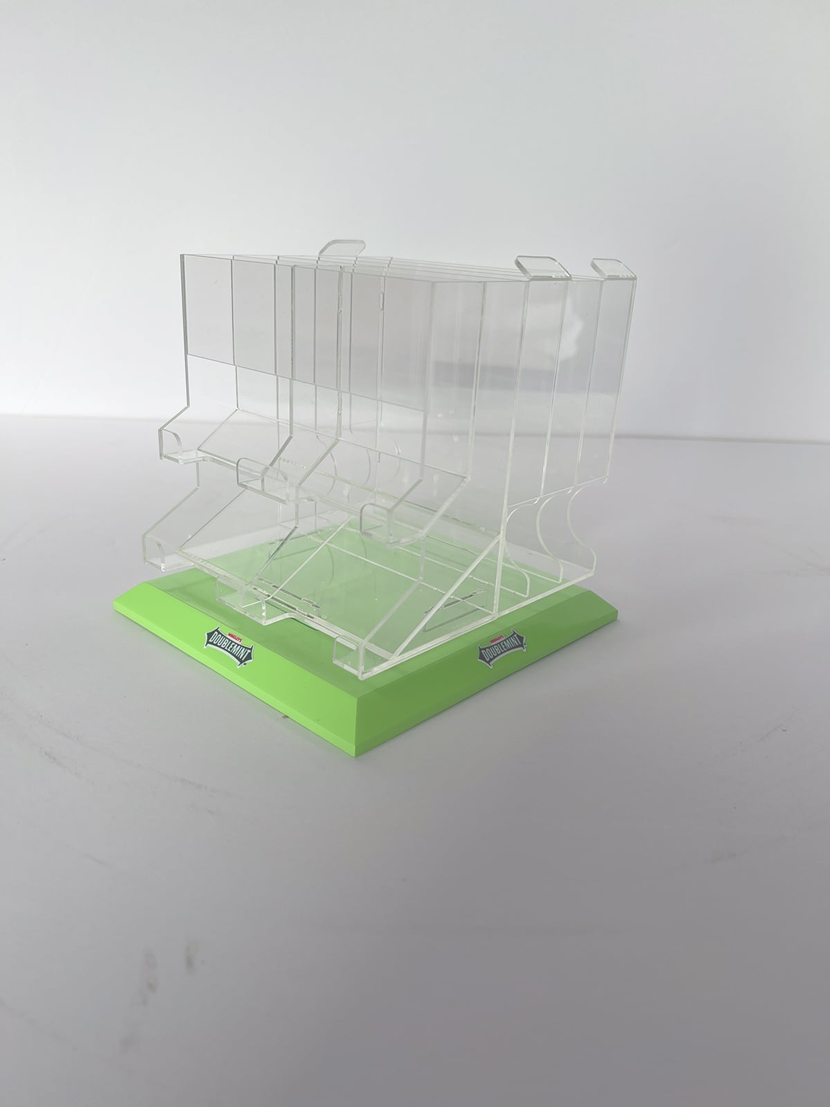 Innovative Hanging Display Stand Solutions for Small Spaces