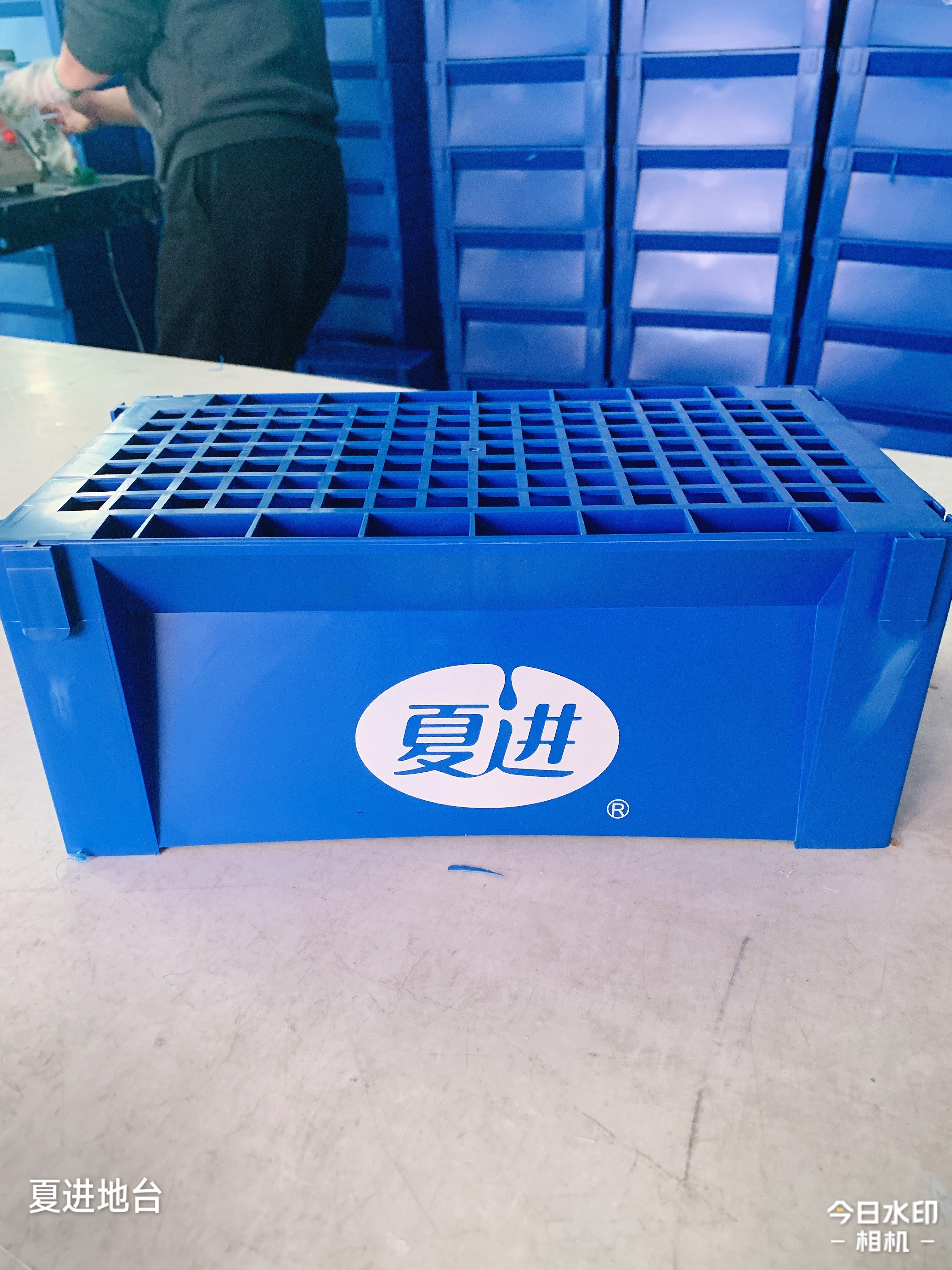 How does floor display assembly complexity affect costs?