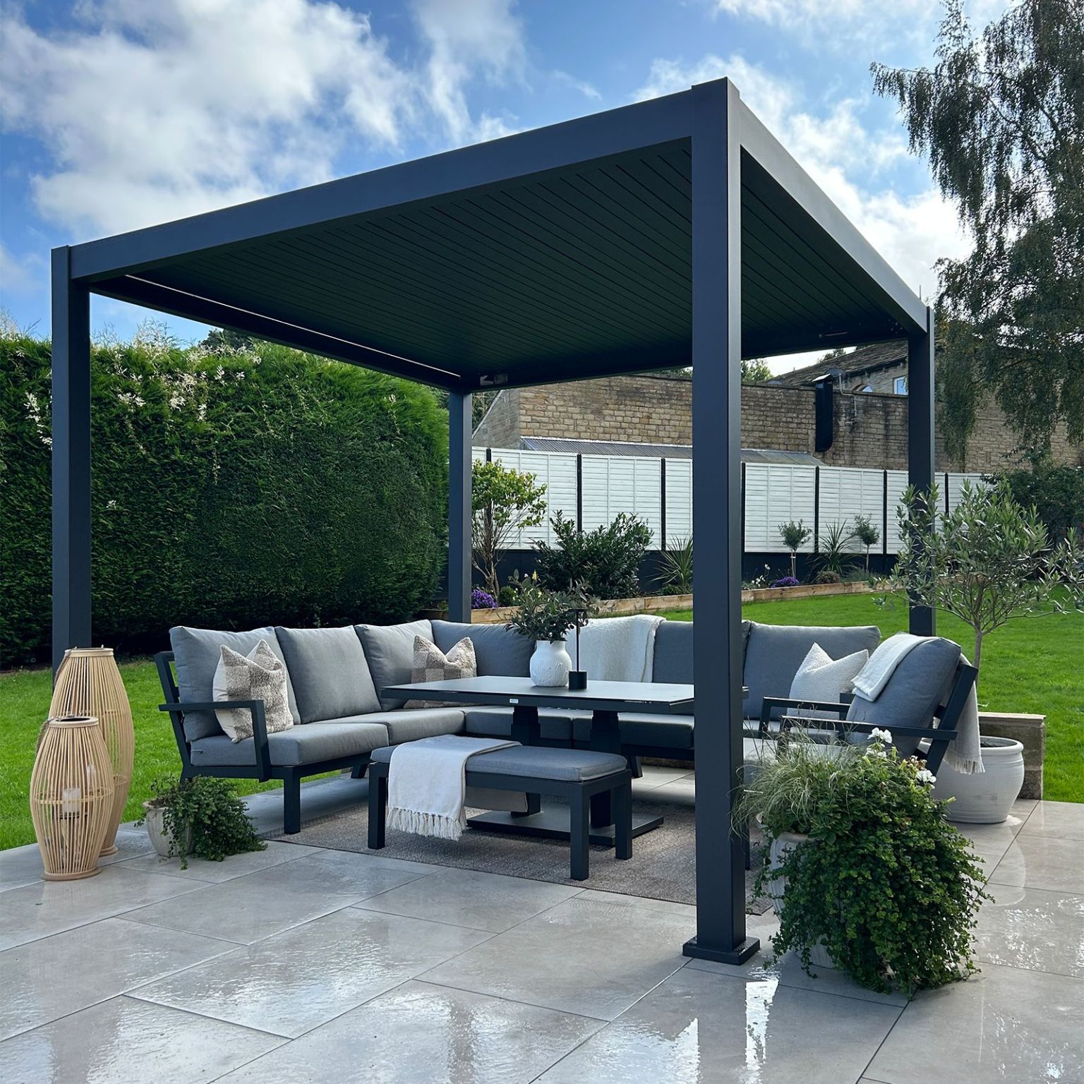 Modern Alloy Aluminum Pergola Rainproof Balcony Gazebo Remote Control Customizable Size