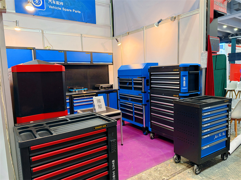 Goldenline Kicks Off 2025 Canton Fair with Sold-Out Tool Storage Samples, Attracting Global B2B Buyers from Europe, SEA & Middle East