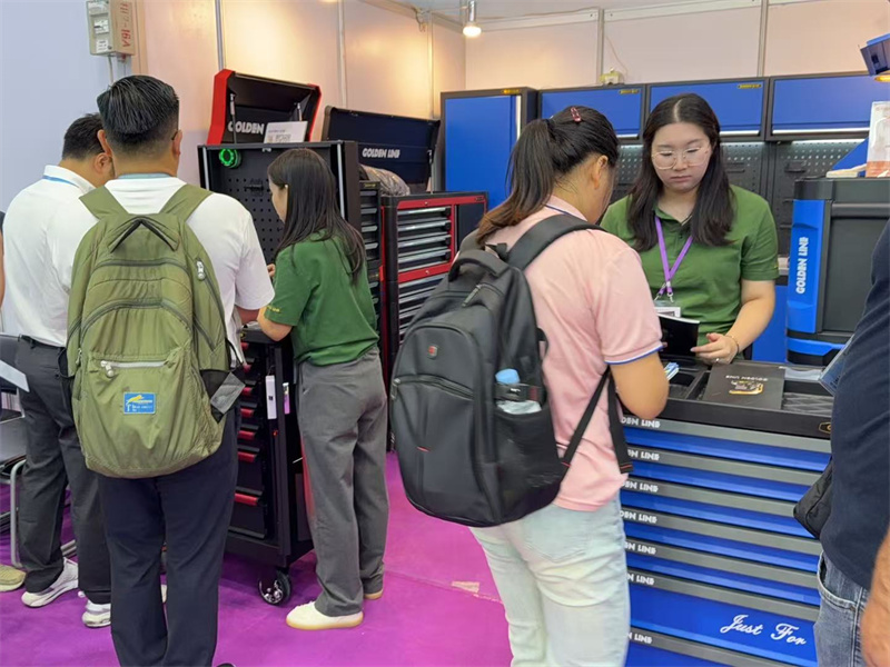 Goldenline Secures Over RMB 1M European Orders on Day 3 of 2025 Canton Fair, Strengthening Global B2B Partnerships