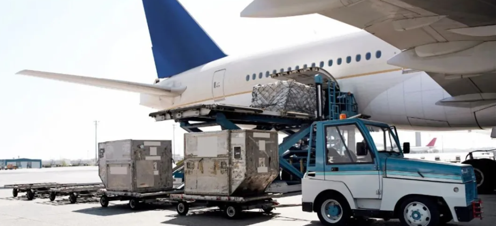 When shipping high-tech, high-value goods by air, don't focus solely on the flight itself; warehousing and last-mile delivery at both ends are the keys to success