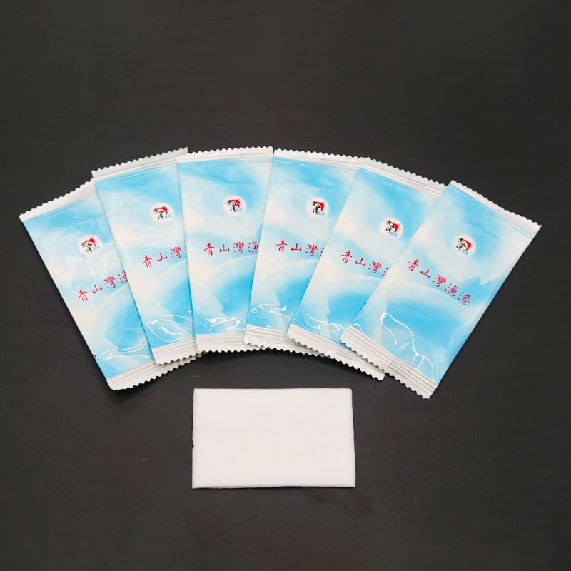 Cleaning wet wipes