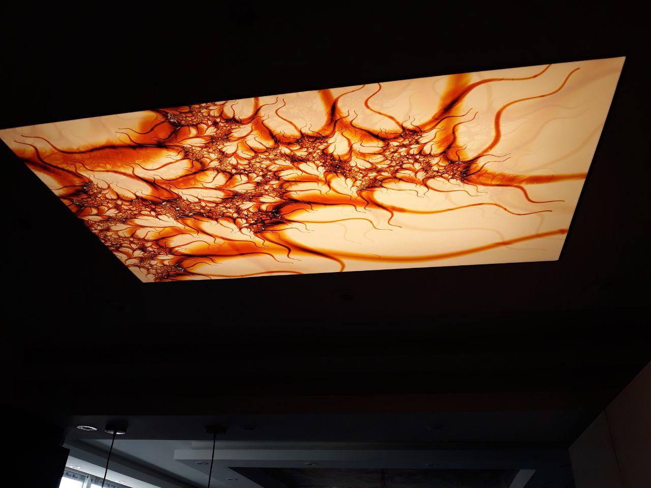 Film de plafond tendu translucide en PVC imprimé en 3D sur mesure pour la décoration intérieure moderne et la conception d’éclairage ambiant