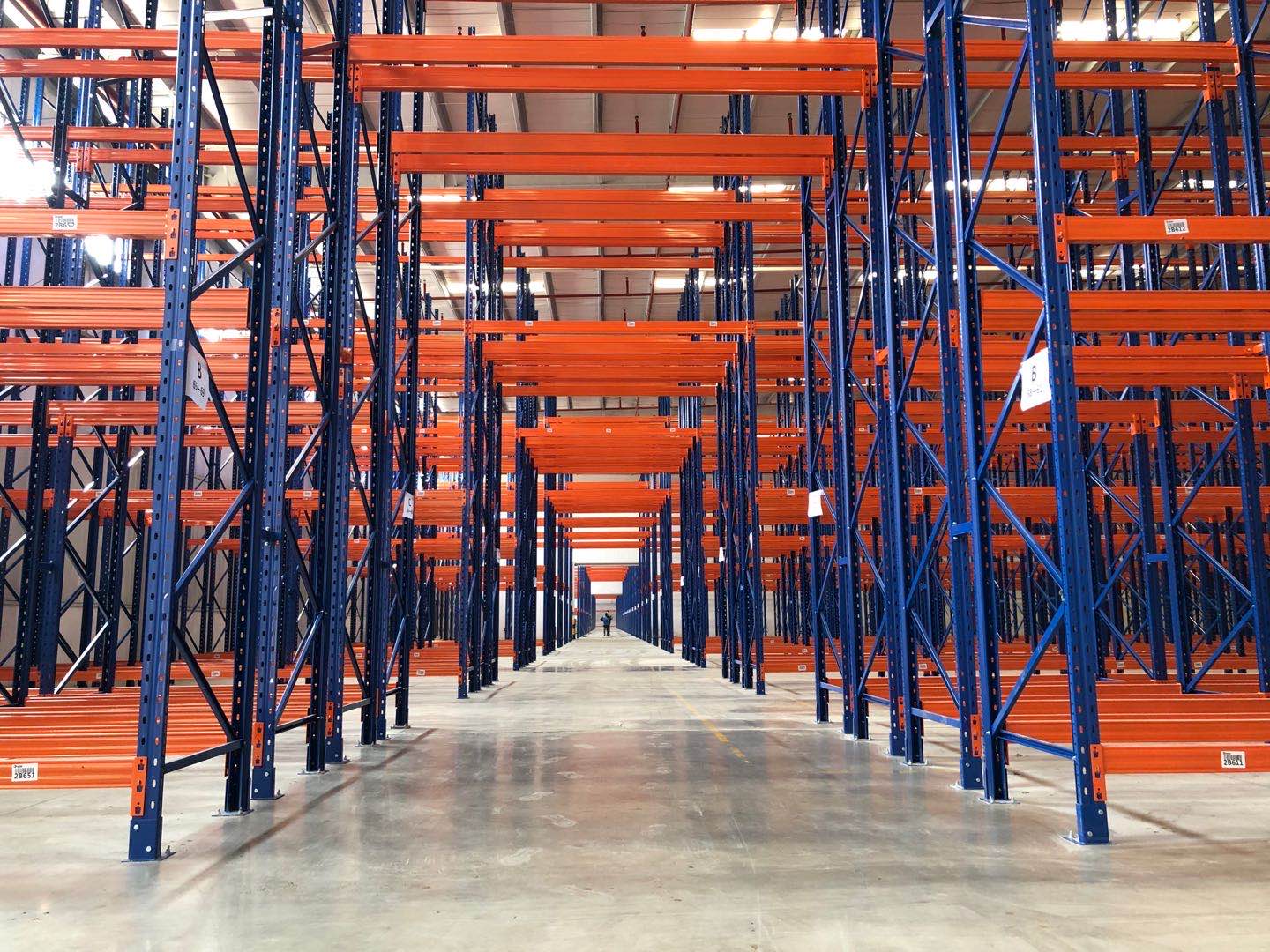 Sábháigh Am agus Airgead le Rack Double Deep Pallet Racking