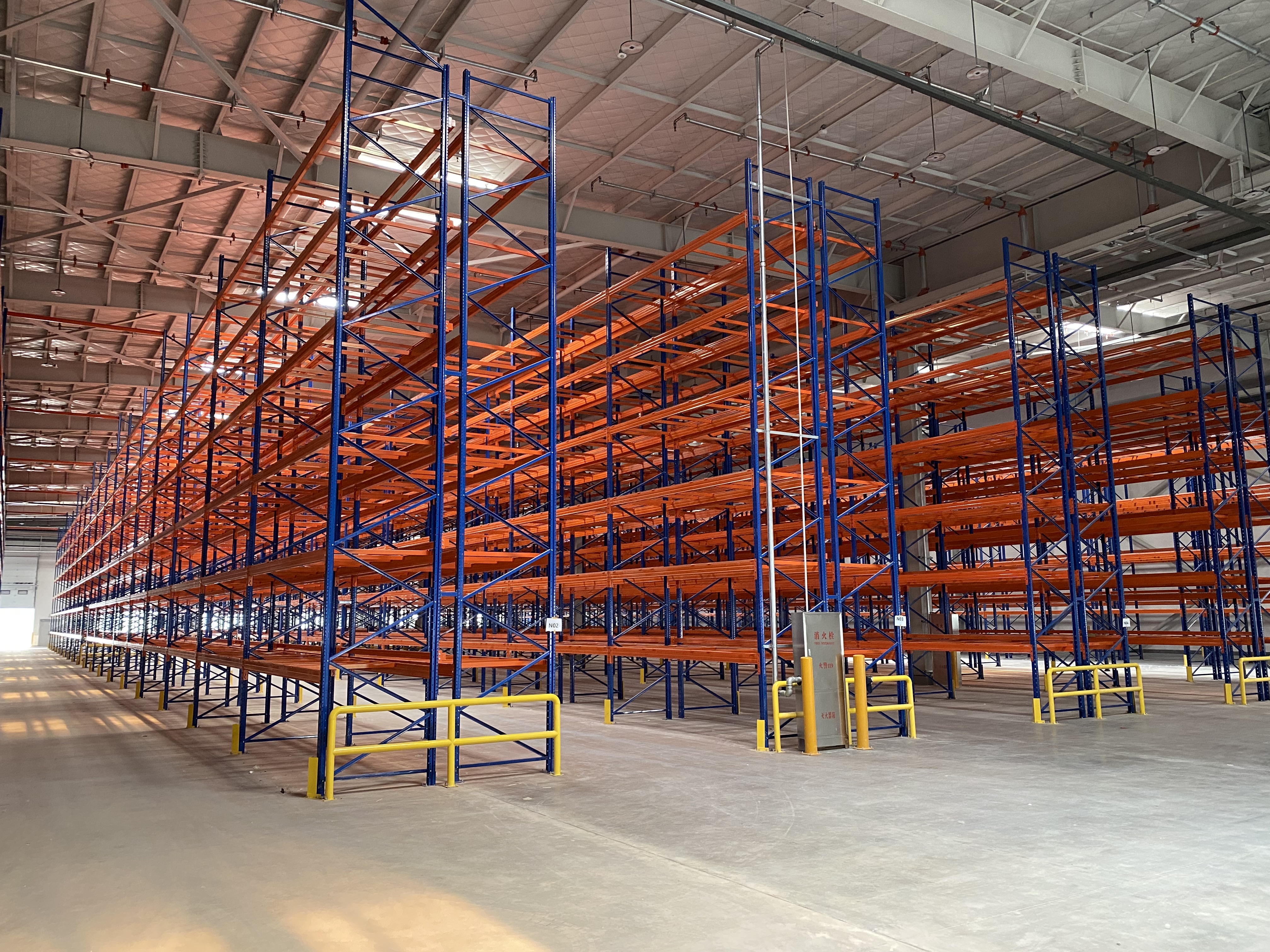 Giải pháp lưu trữ công nghiệp với kệ pallet chịu tải nặng
