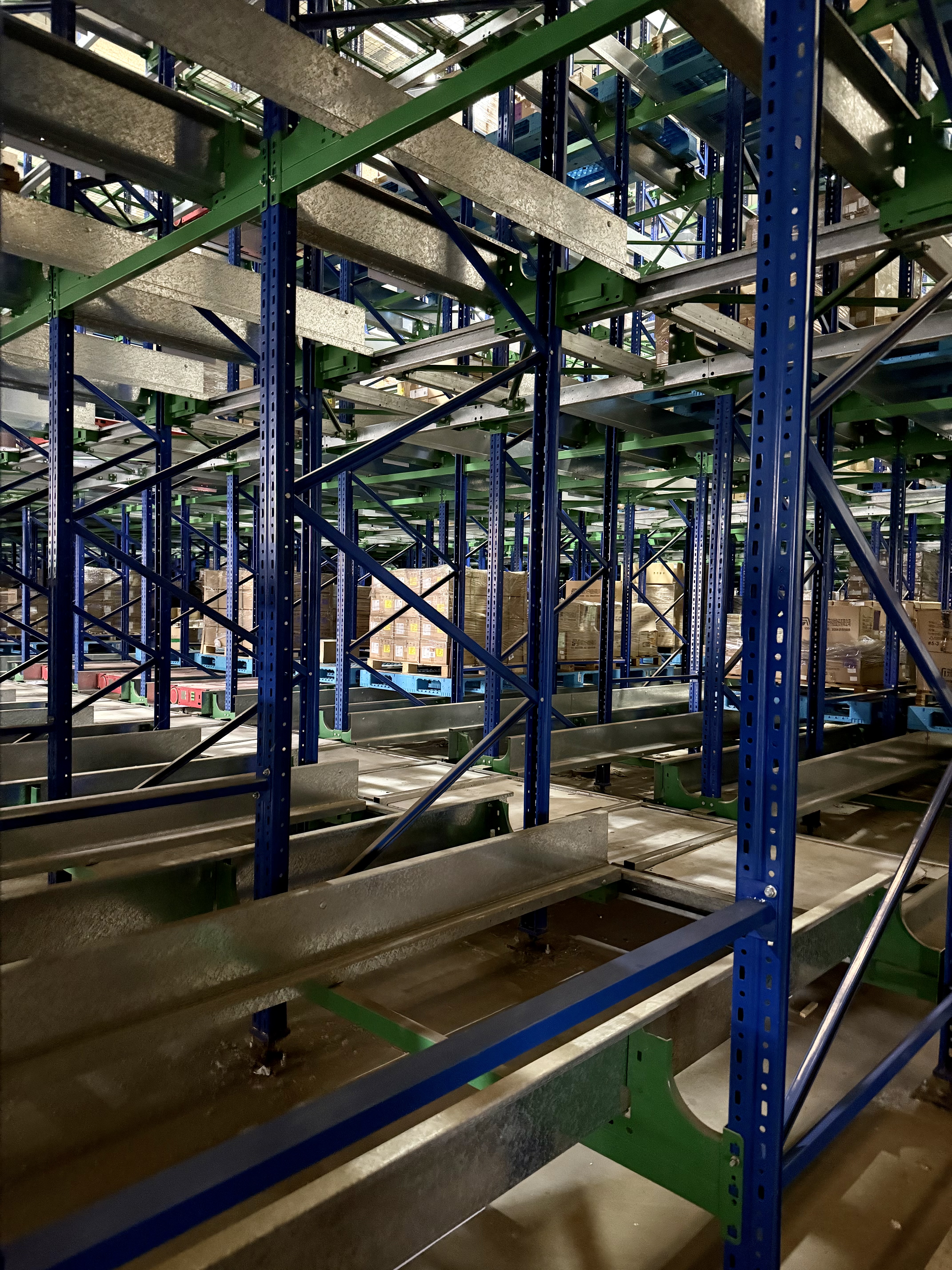Kosten sparen und Produktivität steigern mit Radio Shuttle Rack Technologie