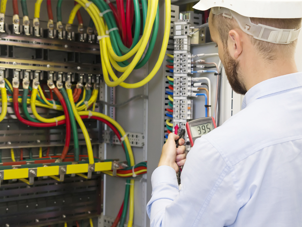 Inspección de Conducciones Eléctricas y Localización de Fallas