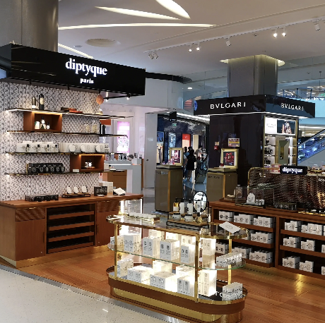 Bancs d'Exposició: Millorant la Presentació del Producte i les Ventes