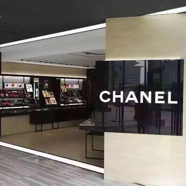 Customized Display Fixtures Solution for Luxury brand