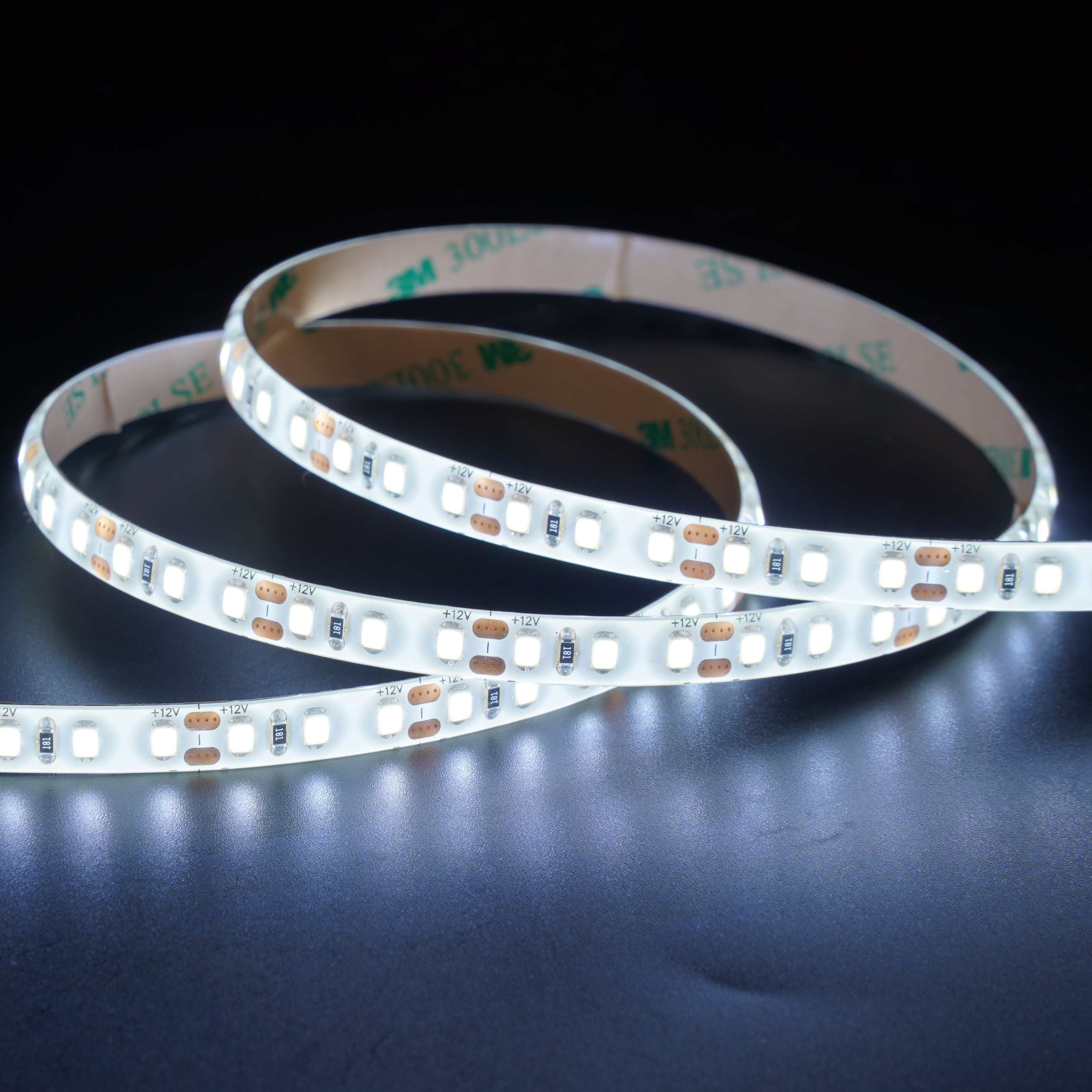 Dimmable LED Linear Lights: Perfect for Hotel Hallways & Lobbies