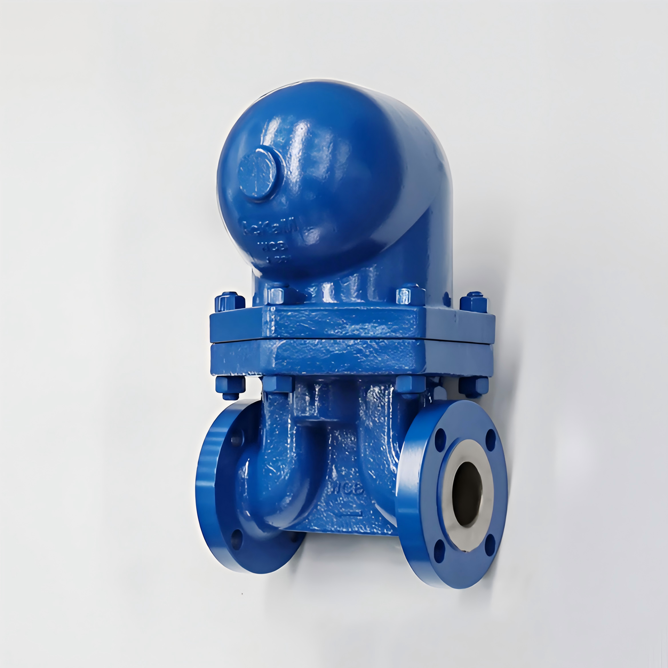 What makes a float steam trap reliable for energy-saving operation?