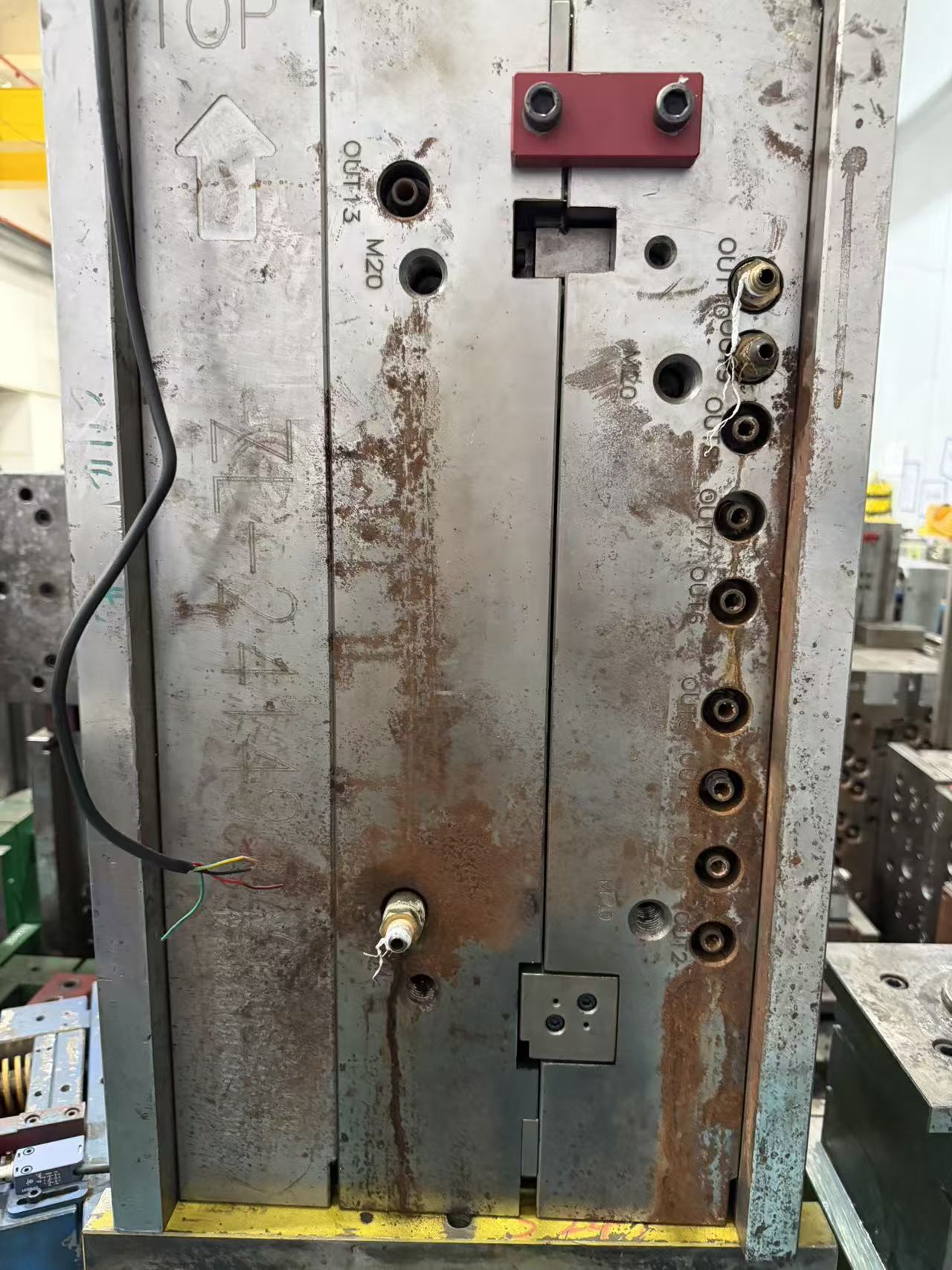 שליטה מתקדמת בזיהום ותאימות לחדרים נקיים
