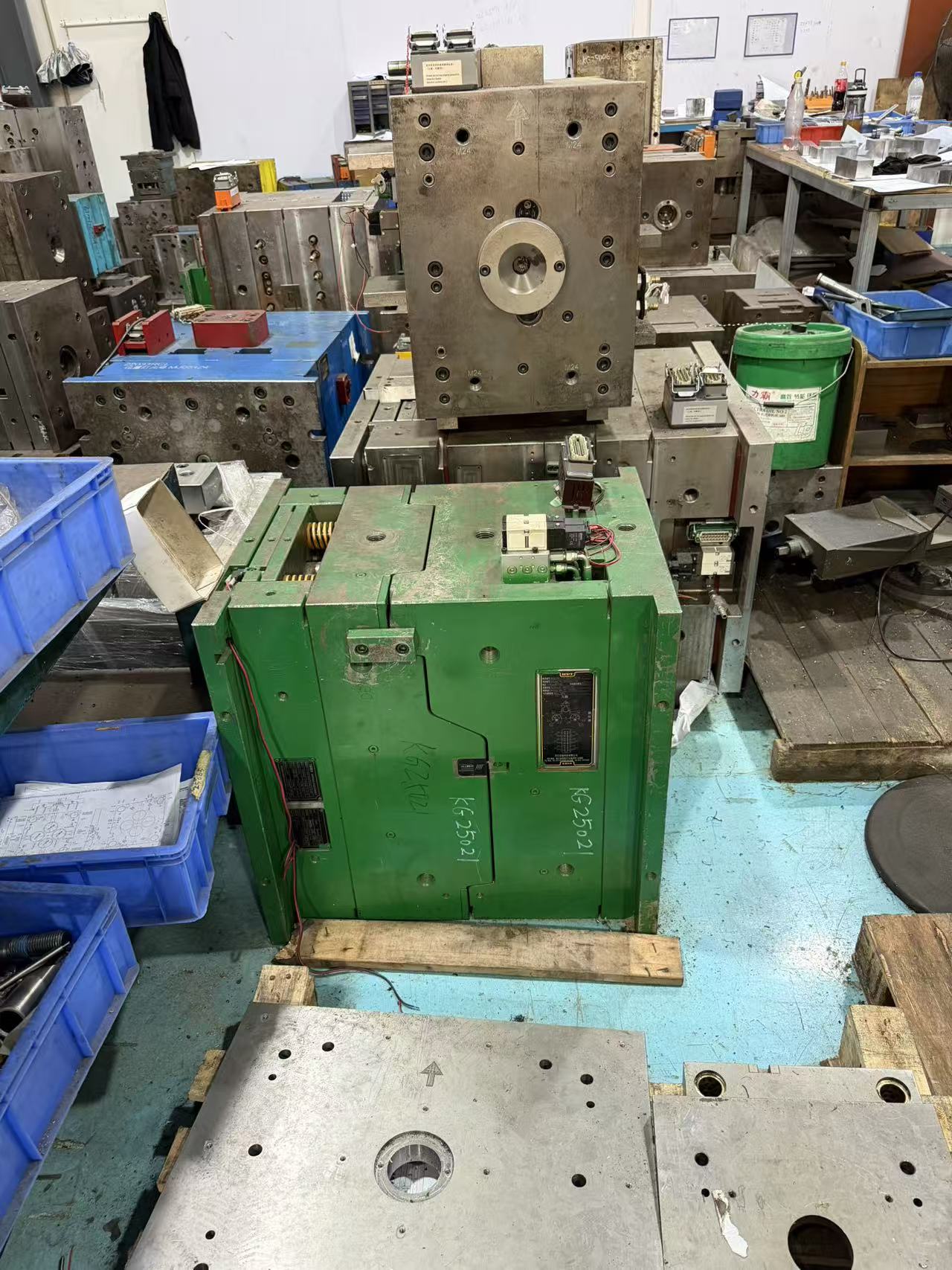 Competenza nella selezione dei materiali per ottimizzare prestazioni e conformità normativa