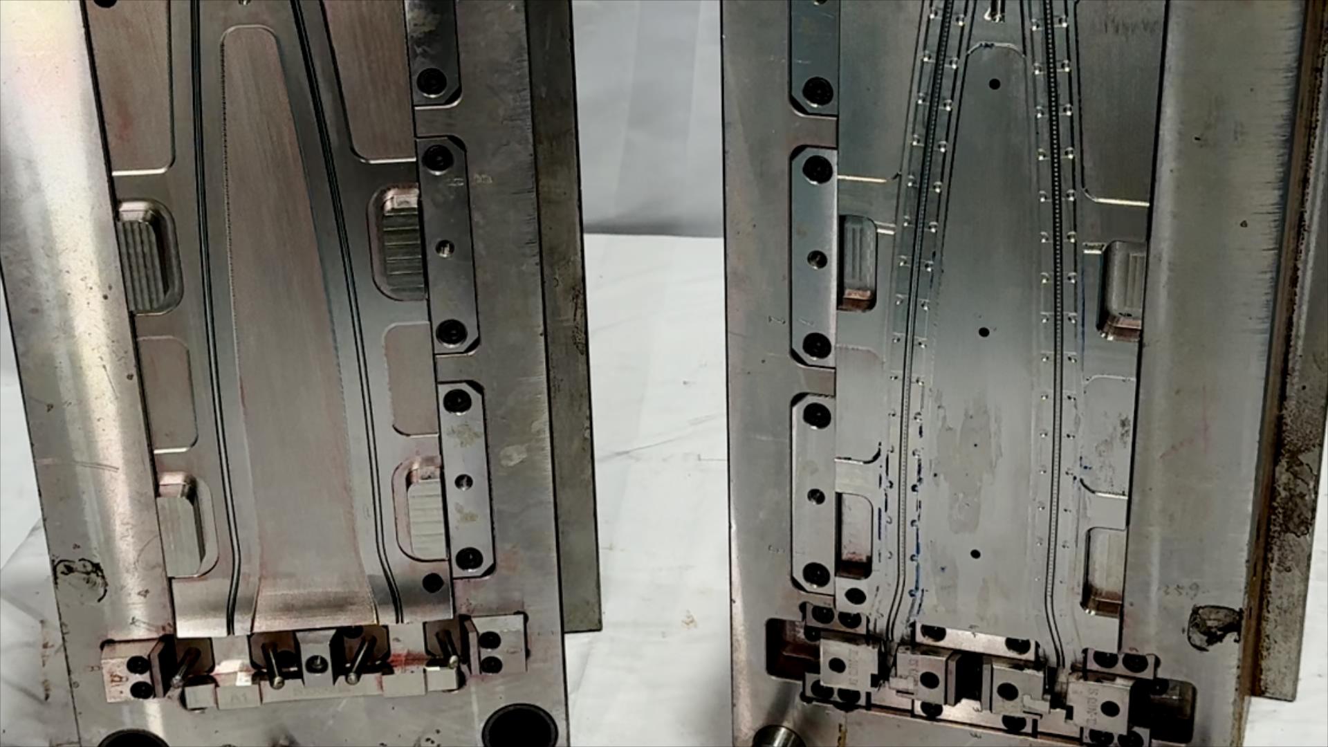 How do you evaluate a plastic molding company’s manufacturing expertise?