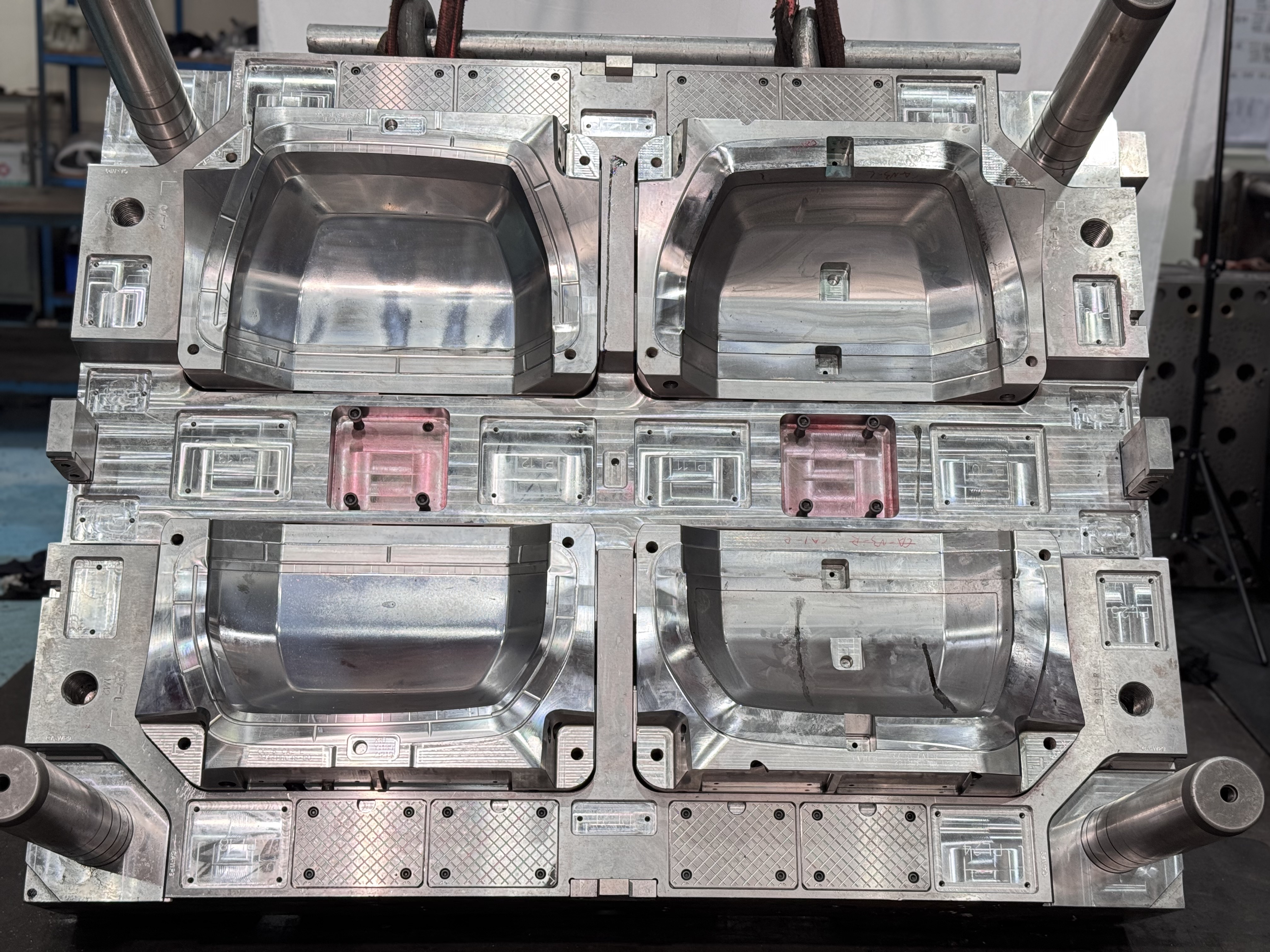 Why is custom injection molding preferred for complex product designs?