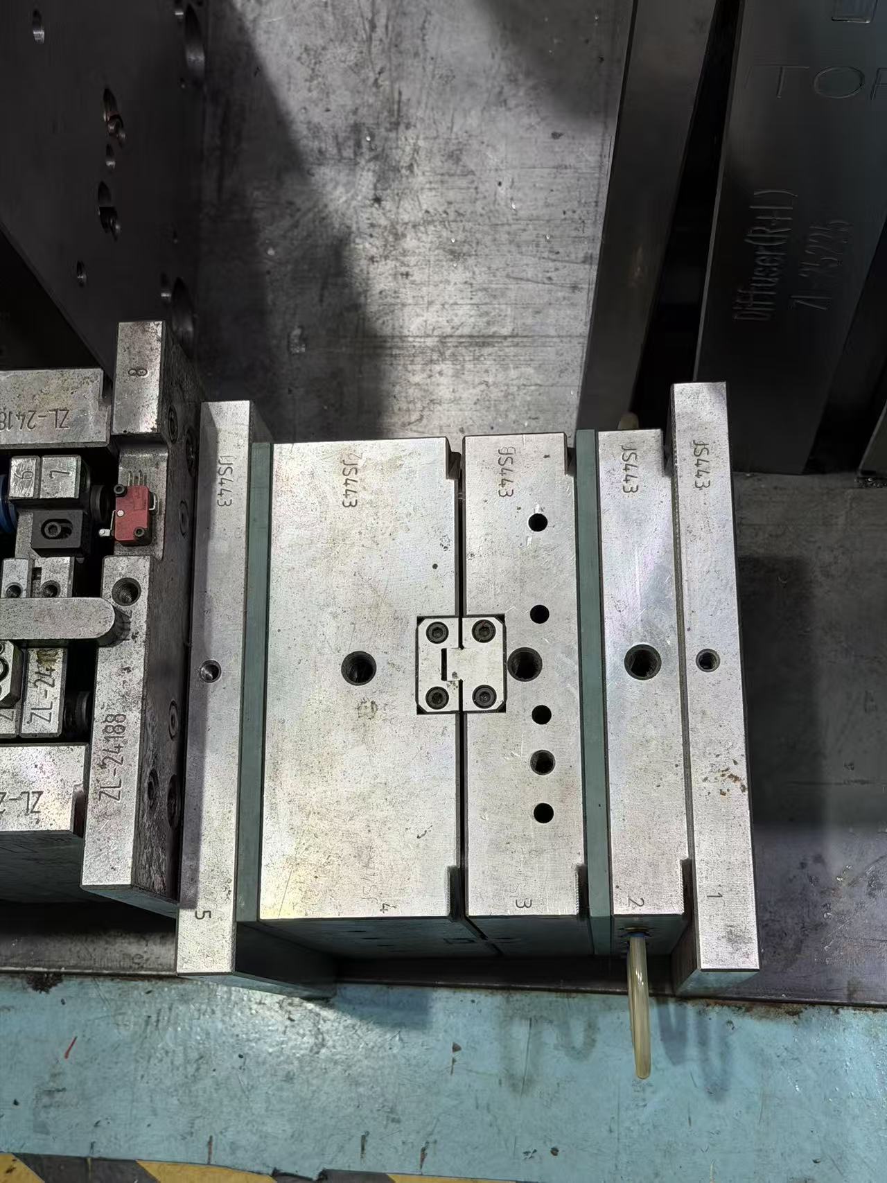 Innealtóireacht Réadúil le Torthaí Coimhthíocha Gach Uair
