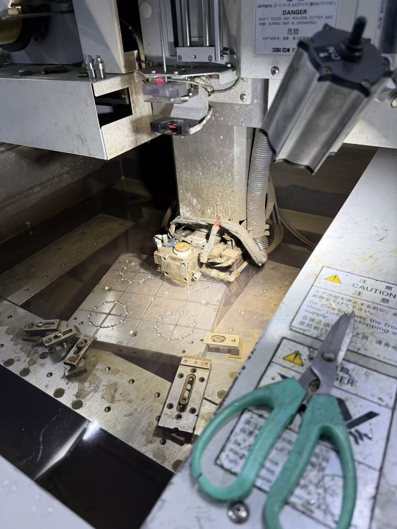 Design a cavità multiple che moltiplica la capacità produttiva
