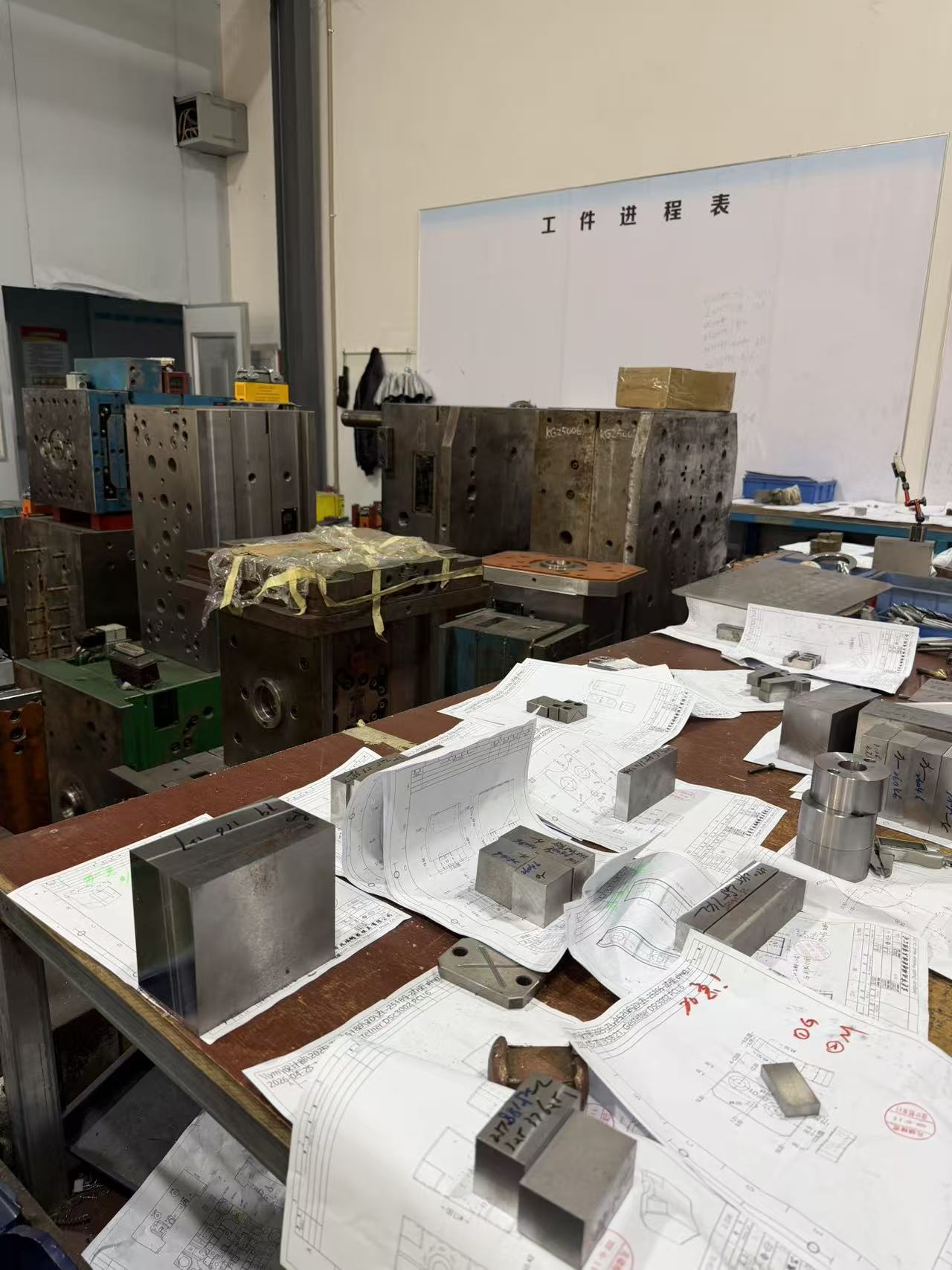How do global buyers evaluate a reliable injection mold maker?