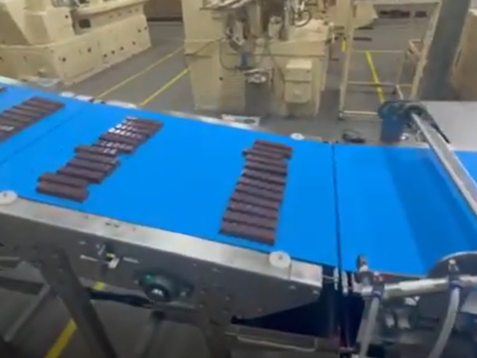 Automatic Chocolate Bar flow packing machine with Lining up Unit