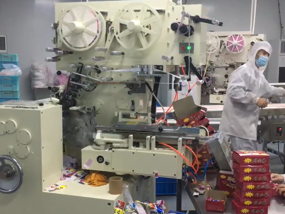 Bazooka Bubble Gum Machine Bubble Gum Cut & Fold Wrap Machine