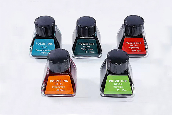 Poezie Premium Gold Powder and Morandi Ink Bottle Lineup Display