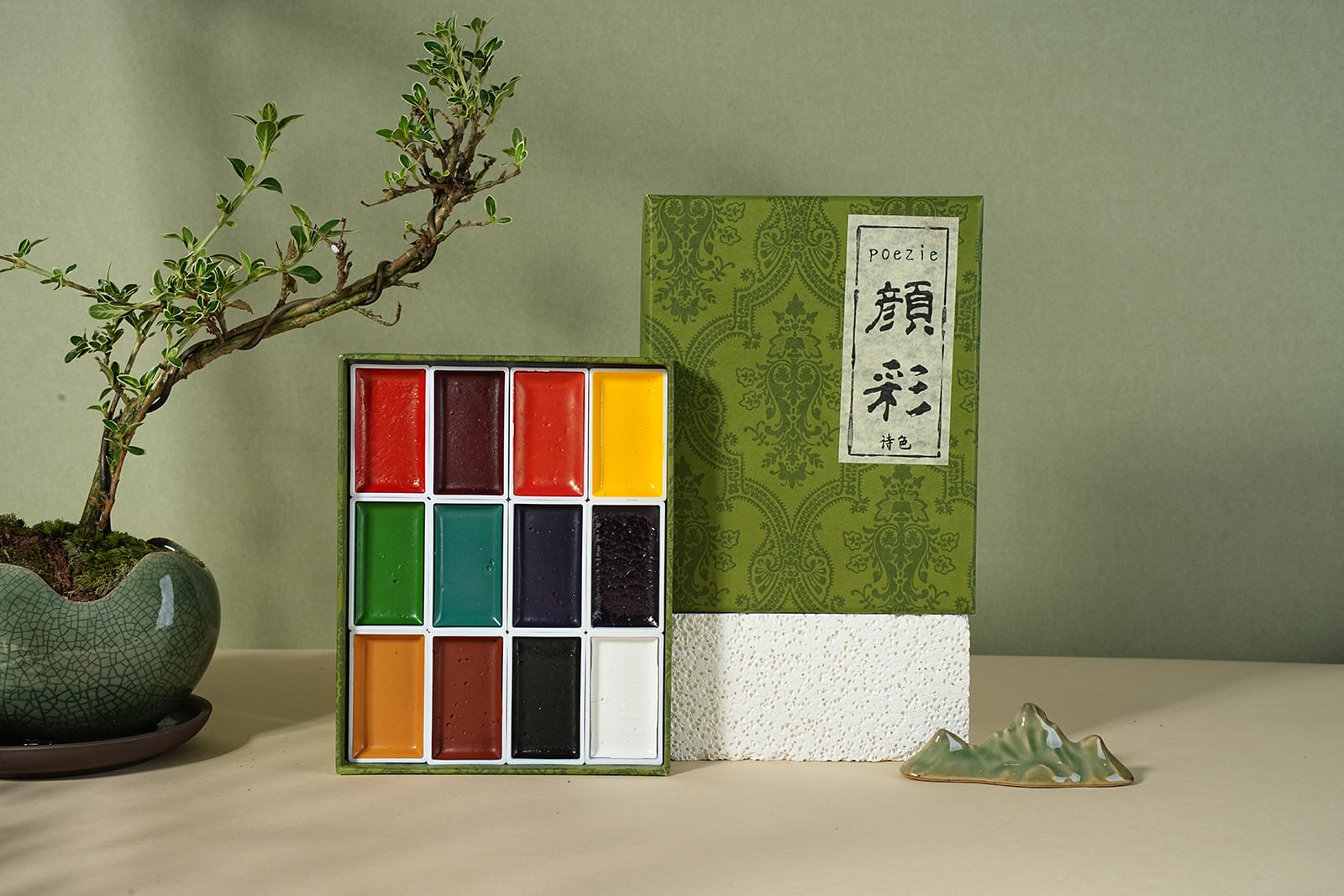 Poezie 12-Color Artist-Grade Watercolor Set – Professional Paper Box Edition