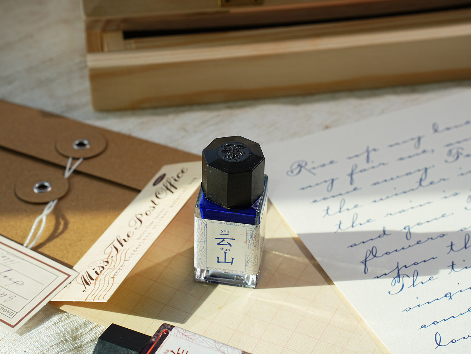 How to use gold powder ink for handwritten cards? Does it work with brush pens?