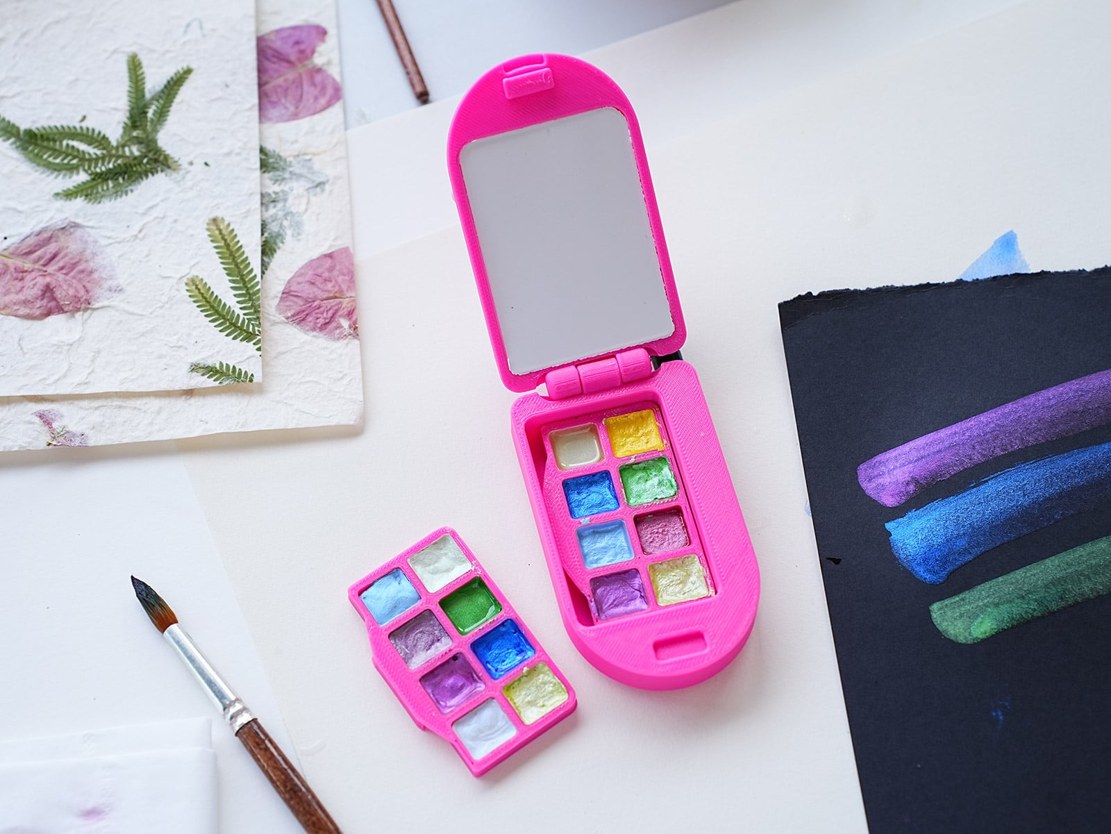 Arti Mobile Series Pocket Travel Watercolor Set – Folding Flip-Top Palette with Independent Mixing Trays and Brush Rinsing Tank