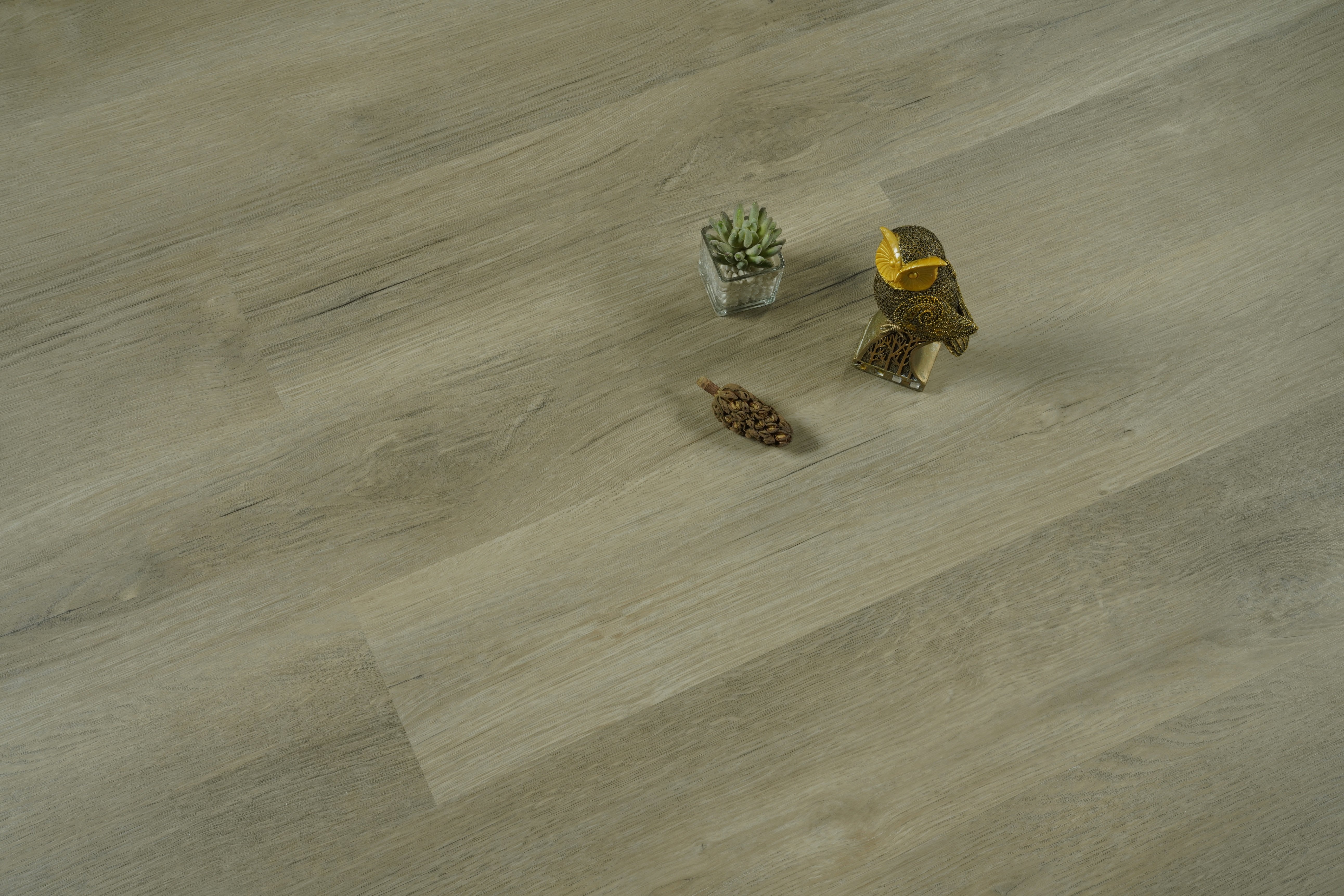 How Does Vinyl Flooring Perform in Terms of Scratch and Stain Resistance?