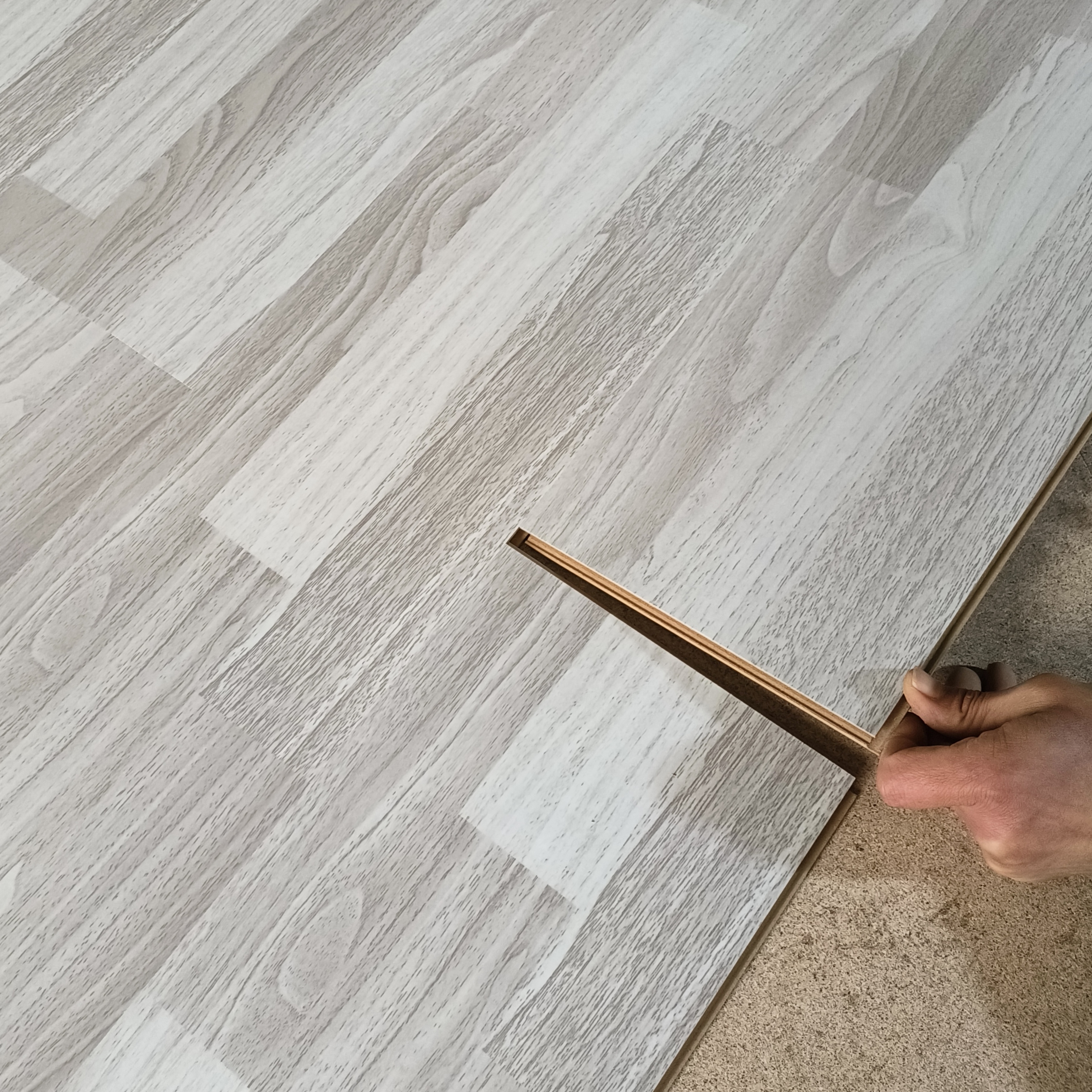 The installation advantages of click-lock herringbone flooring