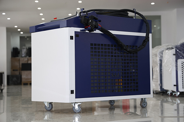6000W handheld Laser welding machine21.JPG