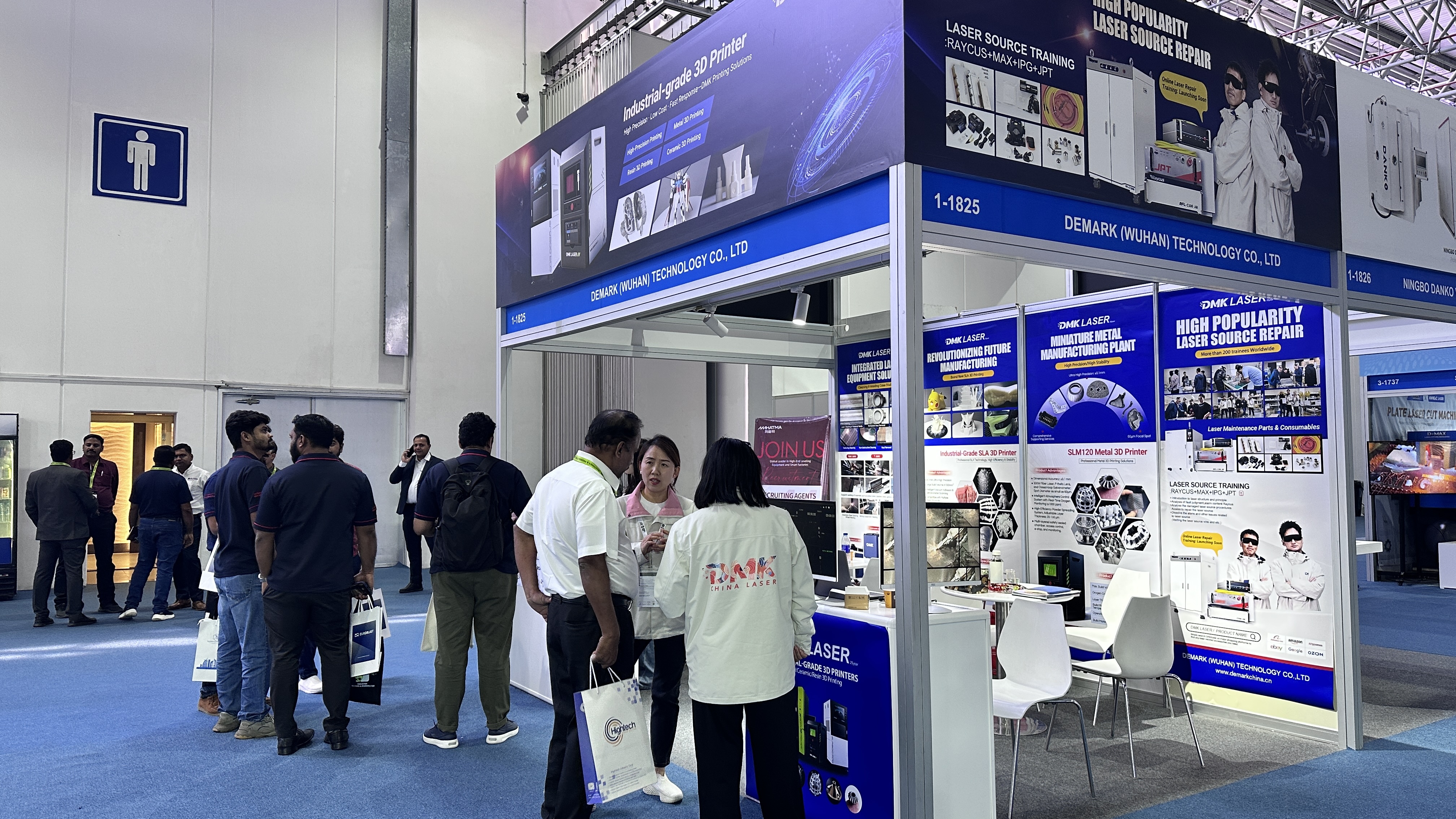 DMK Laser Shines at UAE’s Steel Fab Exhibition: Booth Buzzes with Crowds, Warmth Meets Business Opportunities