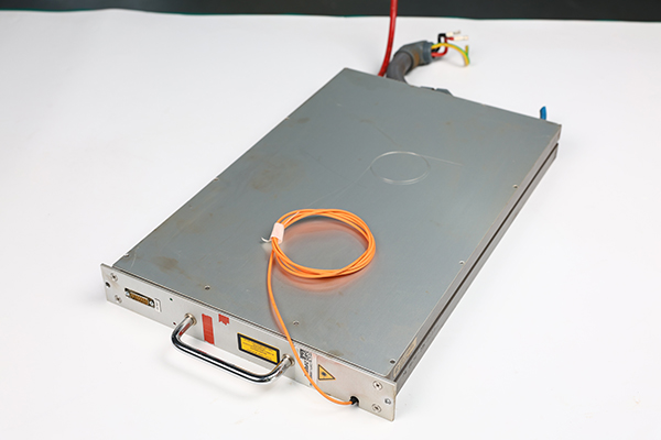 IPG laser generator optical module42.JPG