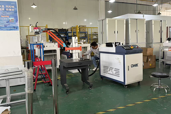 Hand‑press Galvanometer Energy‑storage Laser Welder12.jpg