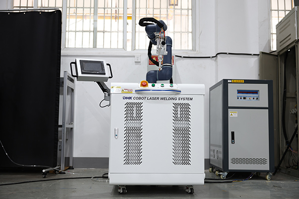 Collaborative Robotic Laser Welder31.jpg