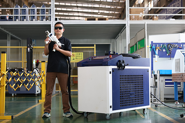 laser cleaning machine12.JPG