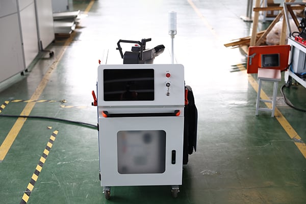 Composite Light Source Laser Cleaning Machine11.JPG