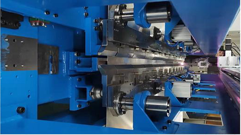 Large-Format Laser Splicing Welding System3.jpg
