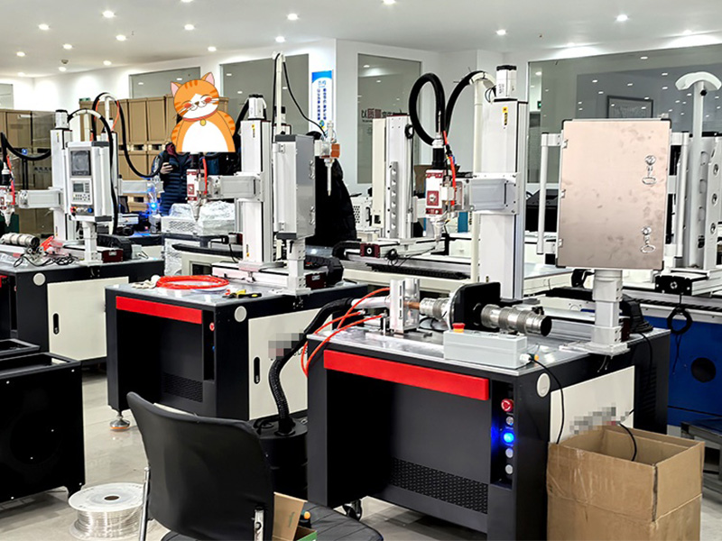 Visita dos Clientes à DMKlaser: Uma Visão de Primeira Mão da Fábrica de Máquinas de Solda