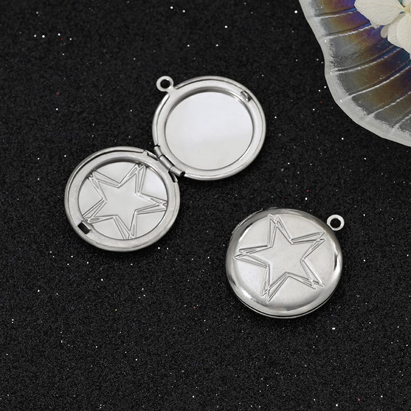 Stainless steel locket pendant star and heart designs size detail.jpg