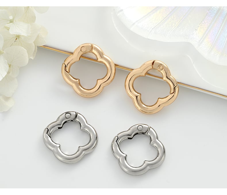 Four leaf clover keychain product showcase8.jpg