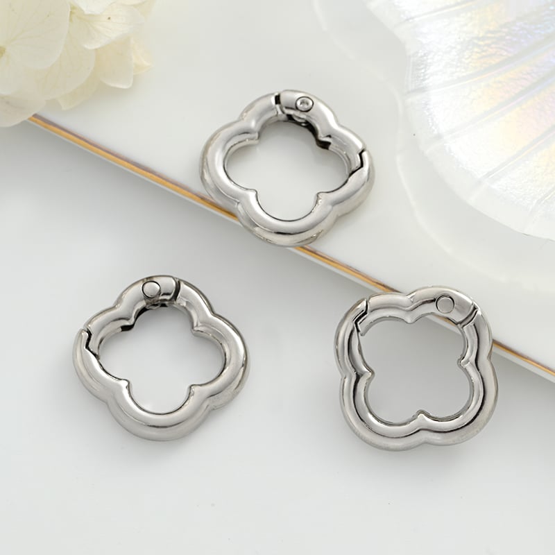 Four Leaf Clover Keychain Clasp – Spring Gate Design, Gold & Steel
