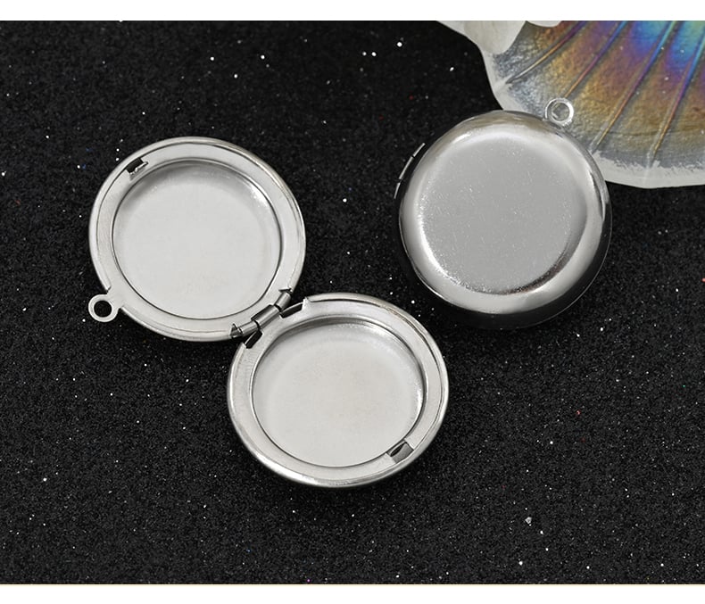 Stainless steel locket pendant product showcase transparent background.jpg