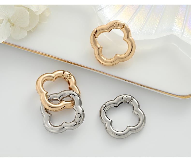 Four leaf clover keychain product showcase9.jpg